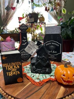 Halloween Bundle of 5 Pieces Assorted Decorations w/ 2 LED Lights Up All NWT